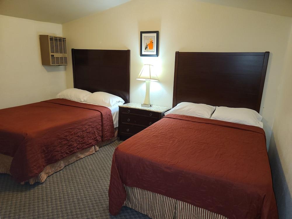 Bigfoot Motel photo 11
