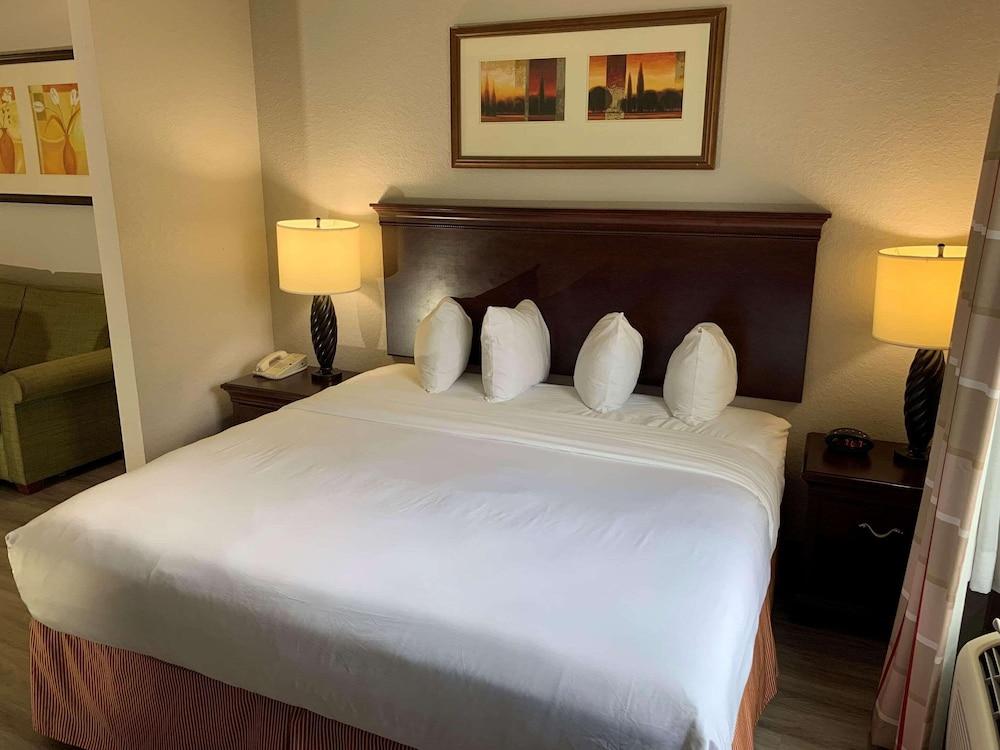 Country Inn & Suites by Radisson, Jacksonville West, FL photo 54
