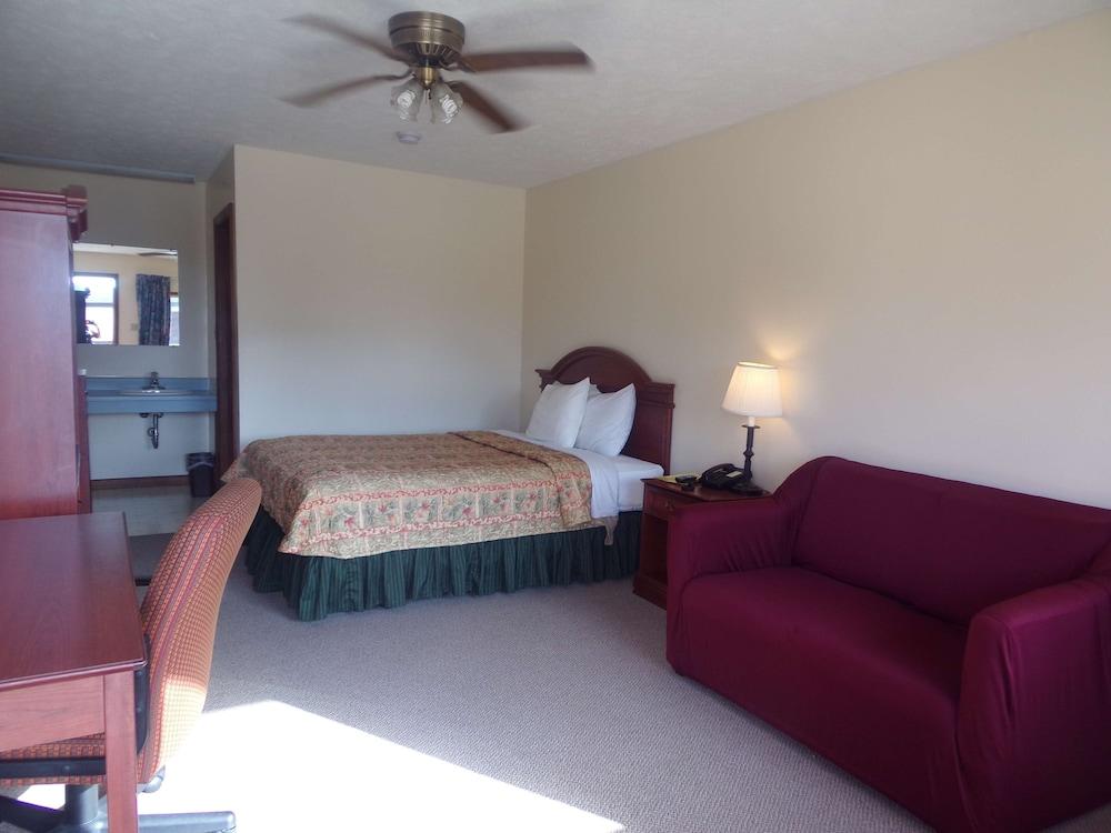 Huggy Bear Motel photo 17
