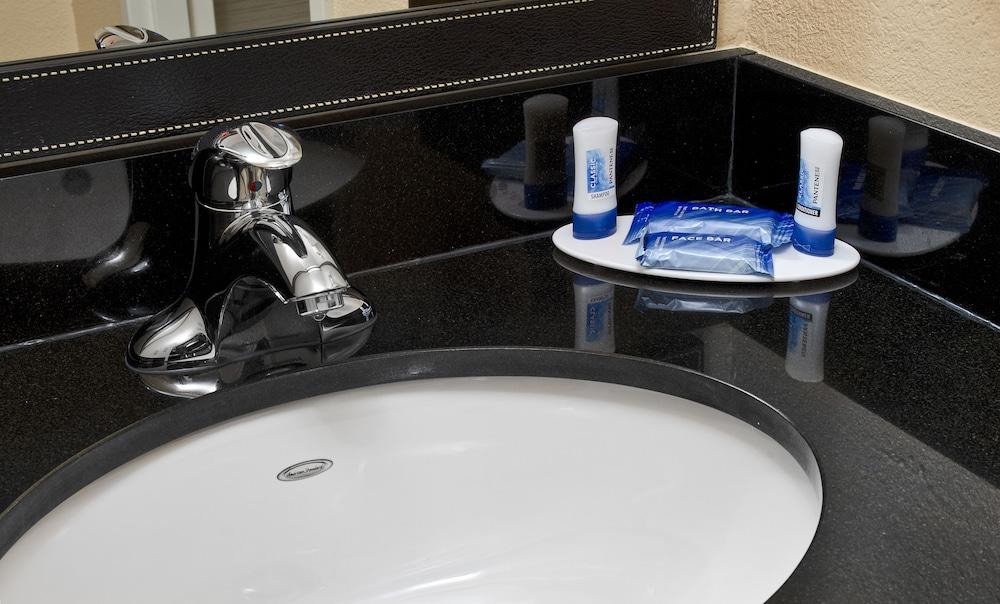 Fairfield Inn by Marriott Raleigh Airport/RTP photo 16