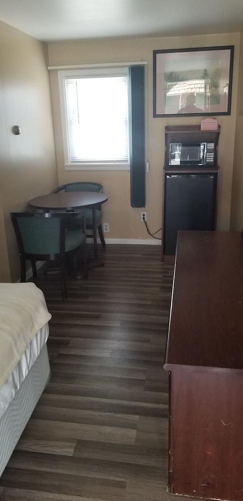Rip Van Winkle Motel photo 18