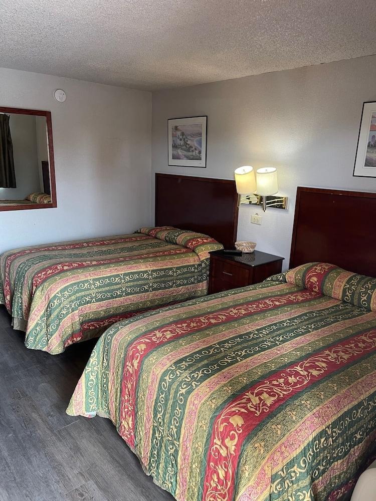 Farmington Inn photo 29