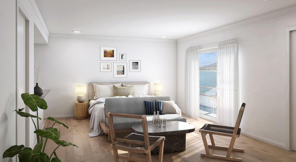 Pacific Edge Oceanfront Hotel photo 16