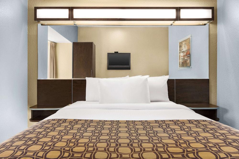 Microtel Inn & Suites by Wyndham Woodstock/Atlanta North photo 17