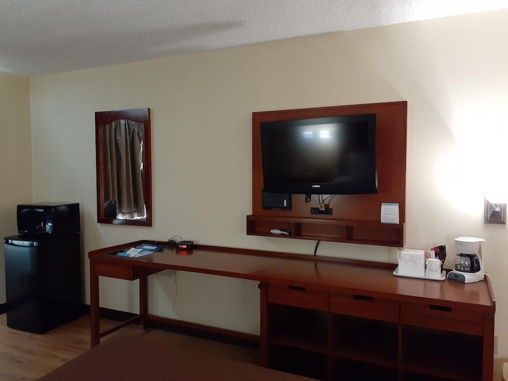 Rodeway Inn Gallup West photo 10