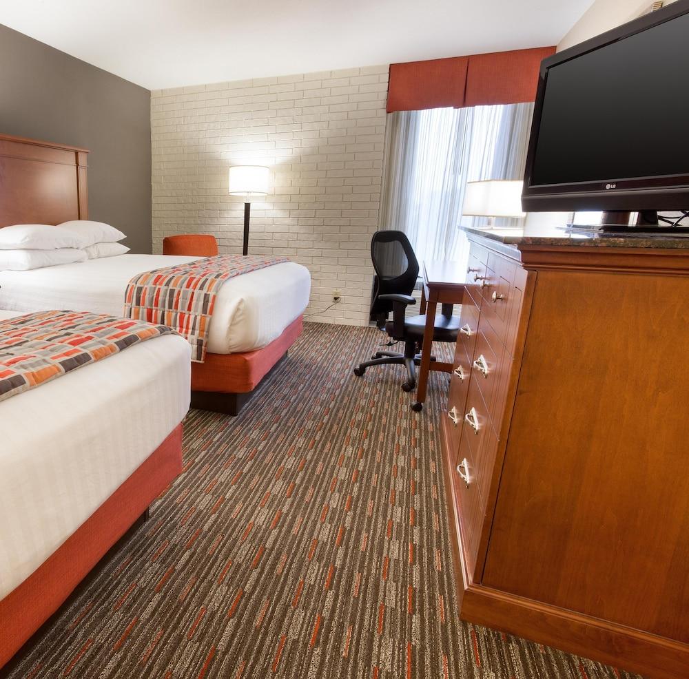 Drury Inn & Suites Joplin photo 8