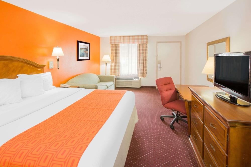 Howard Johnson by Wyndham Dothan photo 4