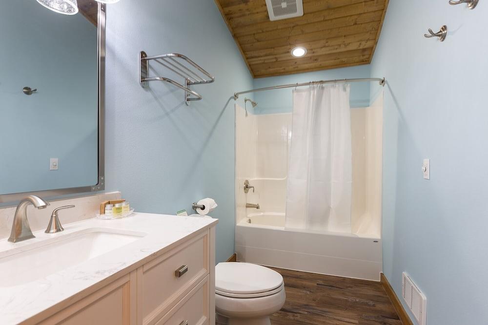 Woodland Inns photo 63