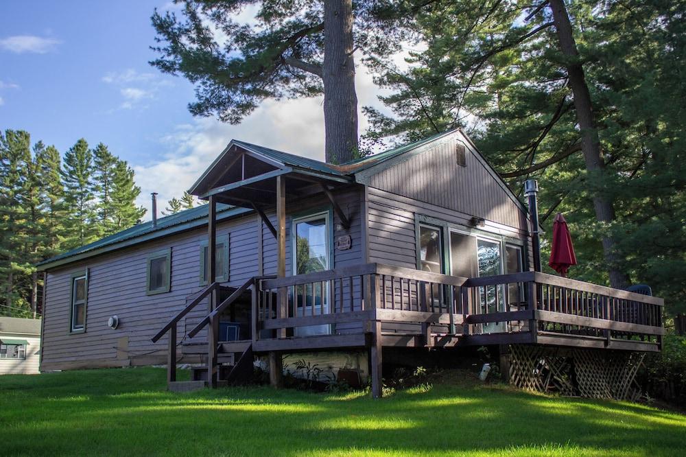 Paddler's Rest Lakeside Cabins and Hotel photo 34