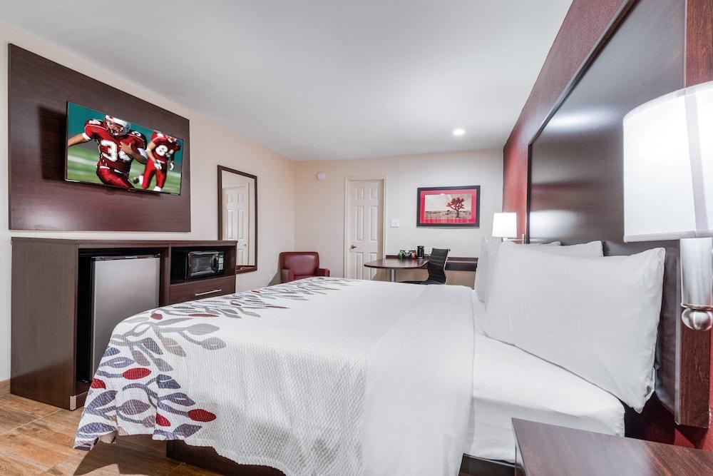 Red Roof Inn Houston – Spring North photo 12