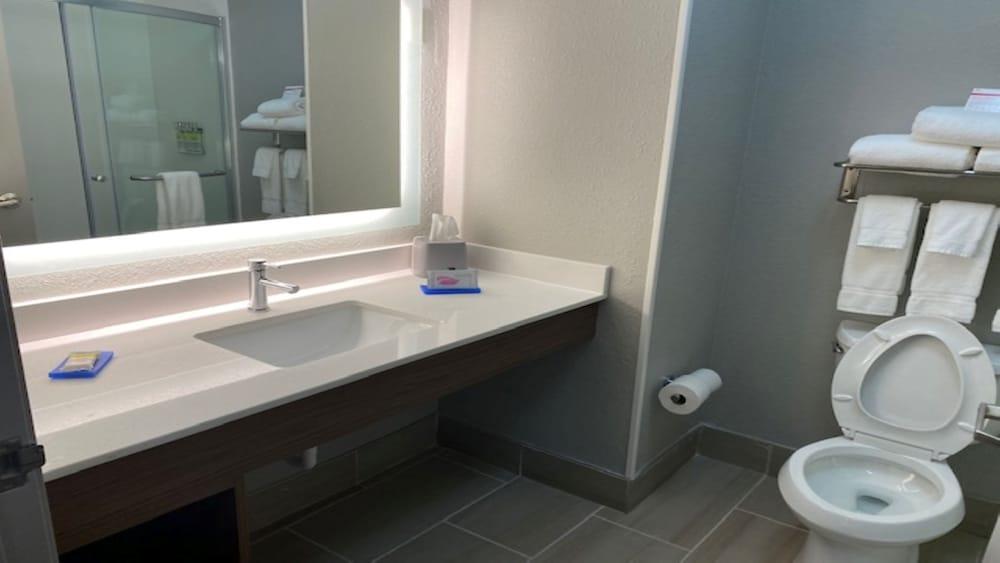 Holiday Inn Express & Suites Enterprise by IHG photo 25