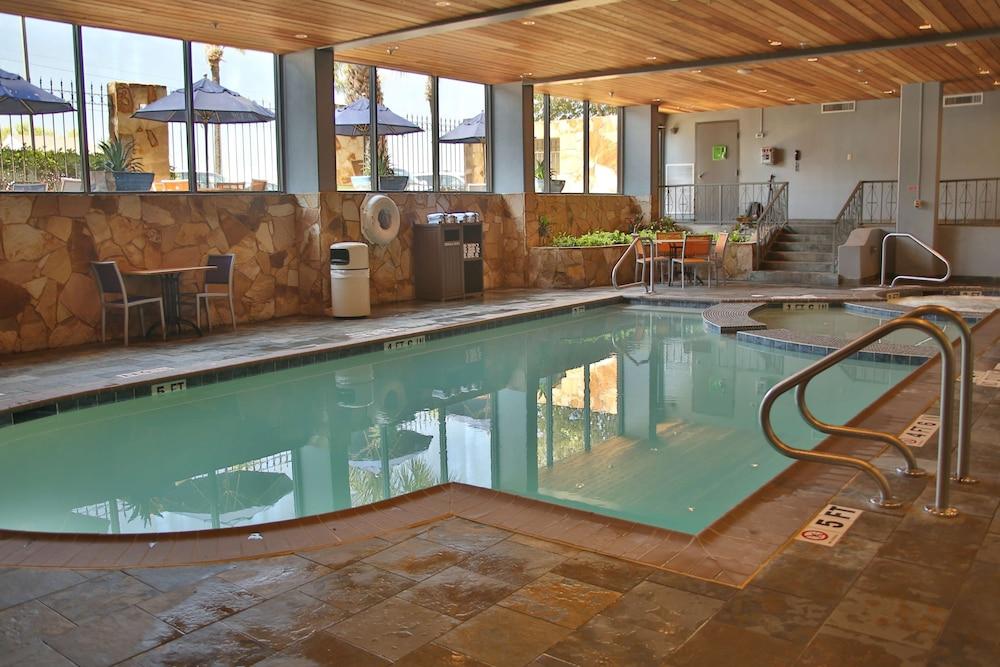 DoubleTree Suites by Hilton Hotel McAllen photo 11