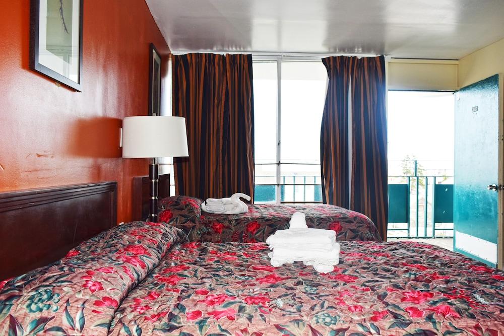 Skyview Manor Motel photo 50