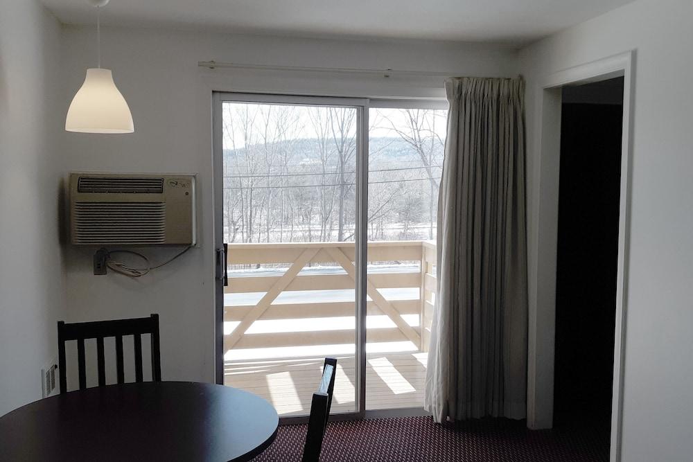 Iron Horse Inn photo 31
