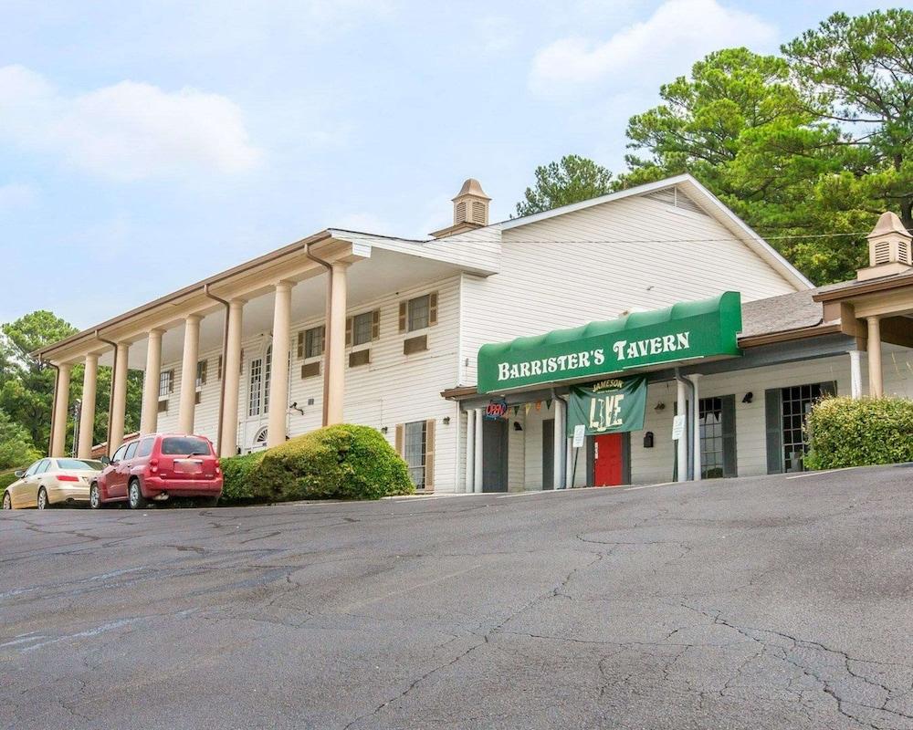 Econo Lodge Birmingham - Hoover photo 1