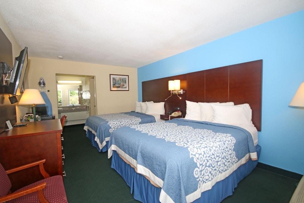 Hamilton Inn Jonesville NC photo 10