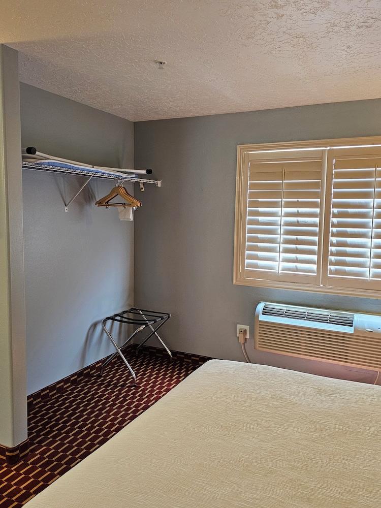 Executive Inn and Suites Extended Stay in Vernal photo 19