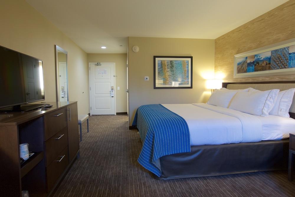 Holiday Inn Express Fargo SW - I-94 Medical Center by IHG photo 42