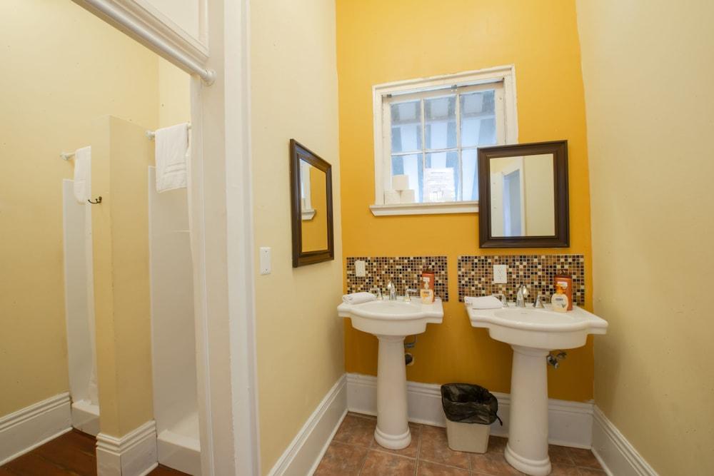 Auberge Nouvelle Orleans Hostel photo 38