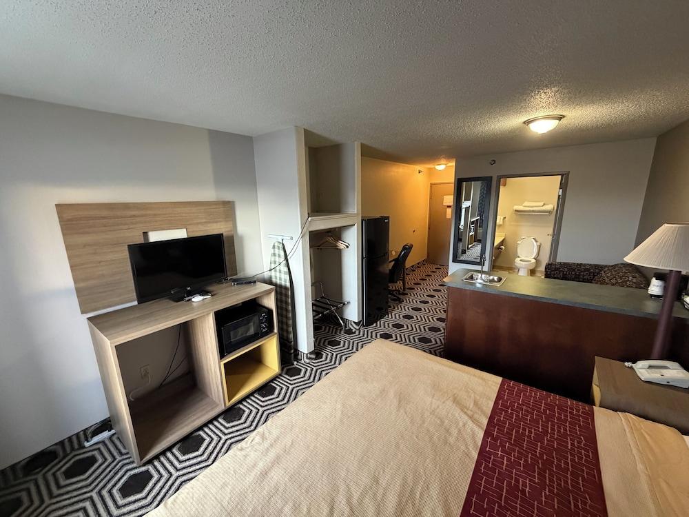 Relax Inn & Suites photo 27