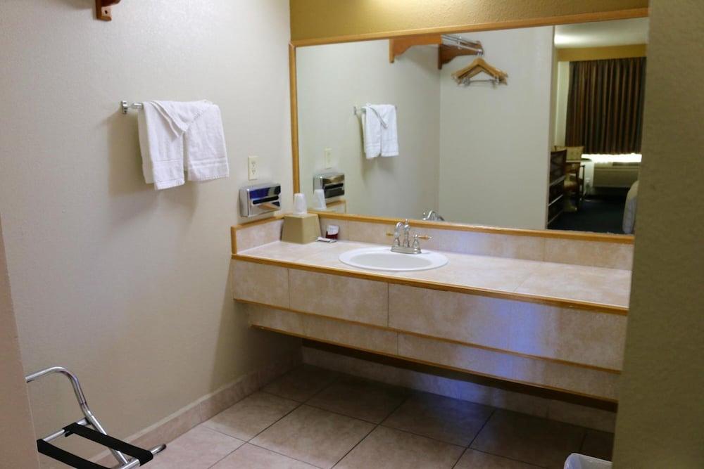 Budget Inn Barstow photo 19