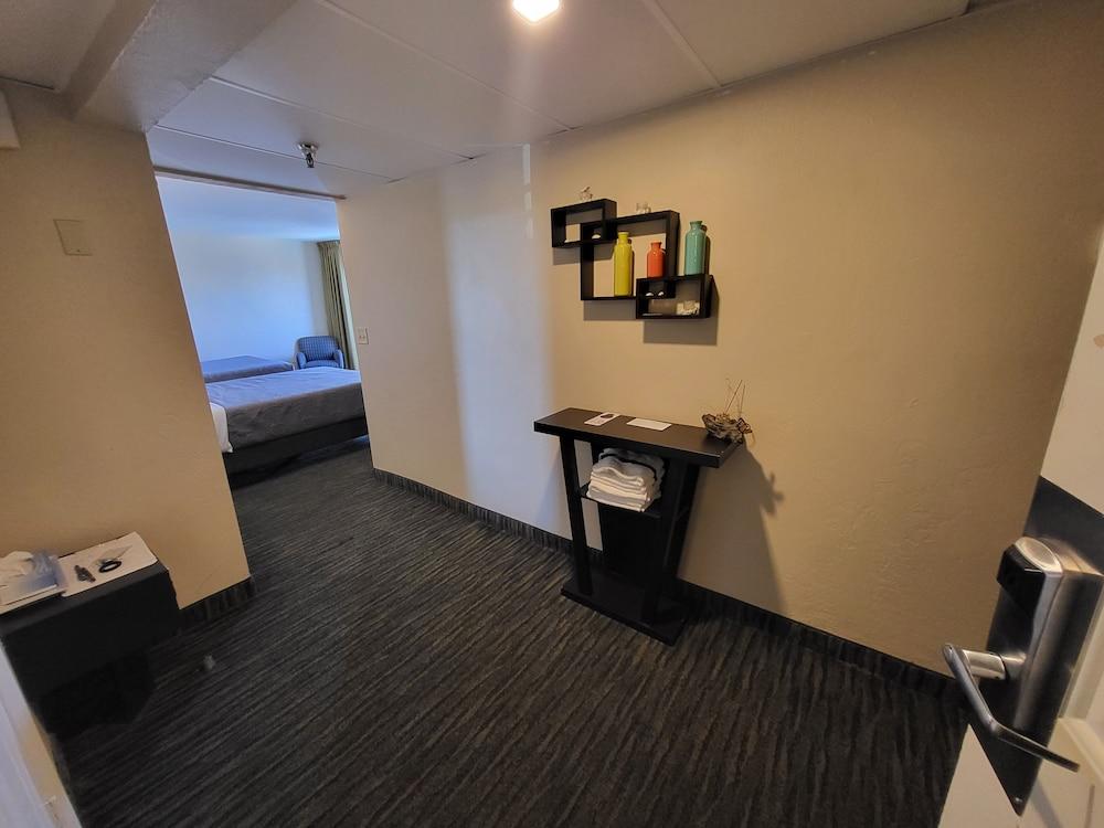 Beachside Hotel photo 10