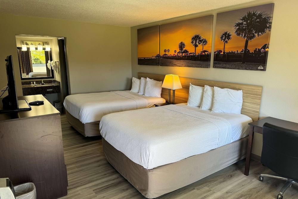 Days Inn by Wyndham Brooksville/Dade City photo 8