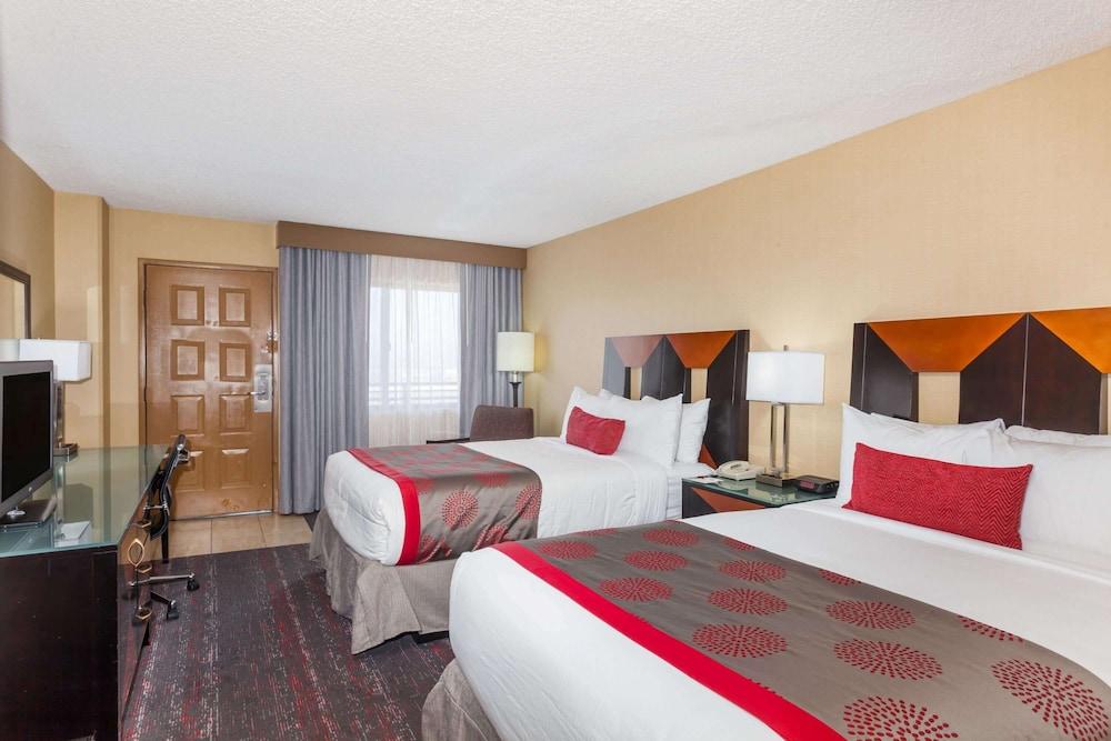 Ramada by Wyndham San Diego National City photo 52