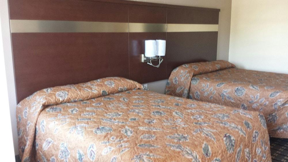Taylor village inn and suites photo 8