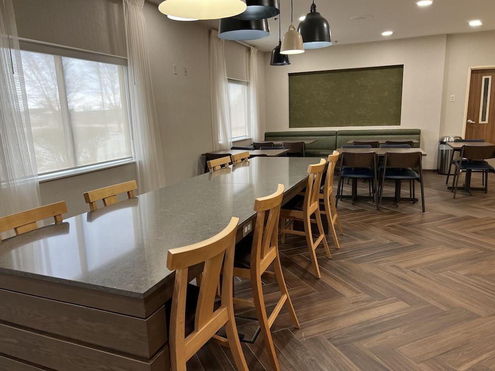 Fairfield by Marriott Mt Pleasant photo 33