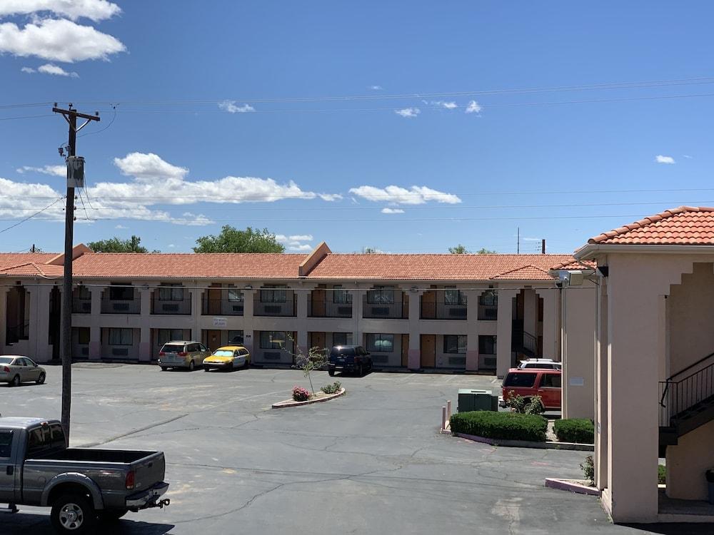 Luxury Inn photo 3