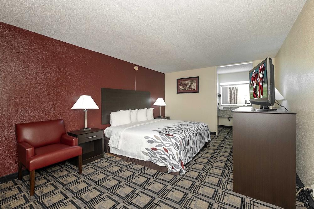 Red Roof Inn Murray photo 19