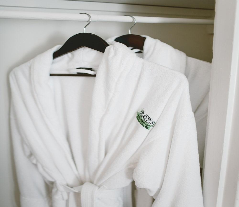 Admirals Quarters Inn photo 34