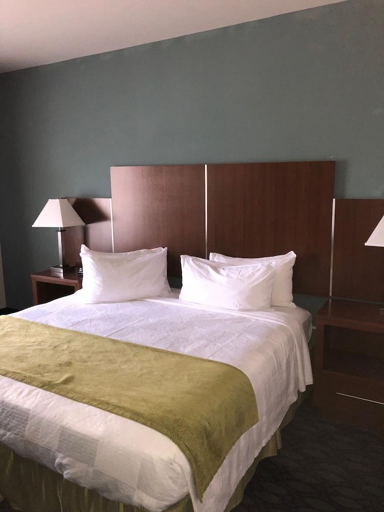 Country View Inn & Suites photo 49