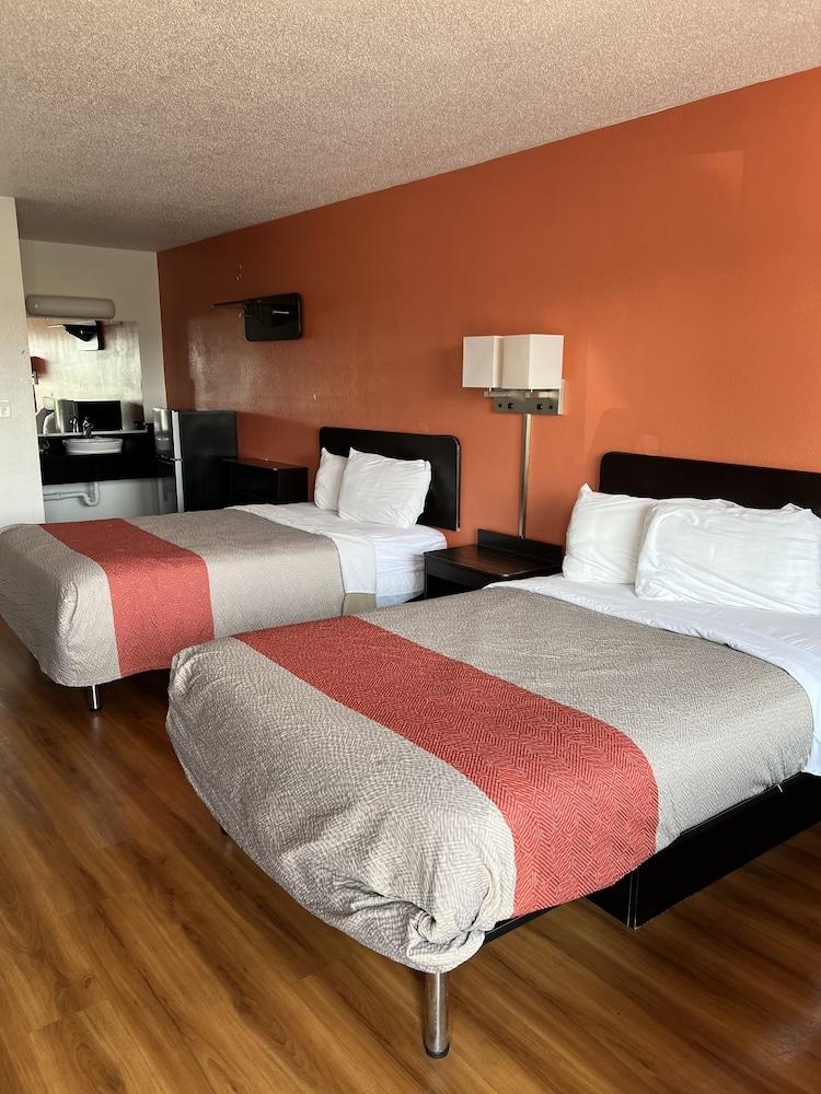 LAKE INN photo 6