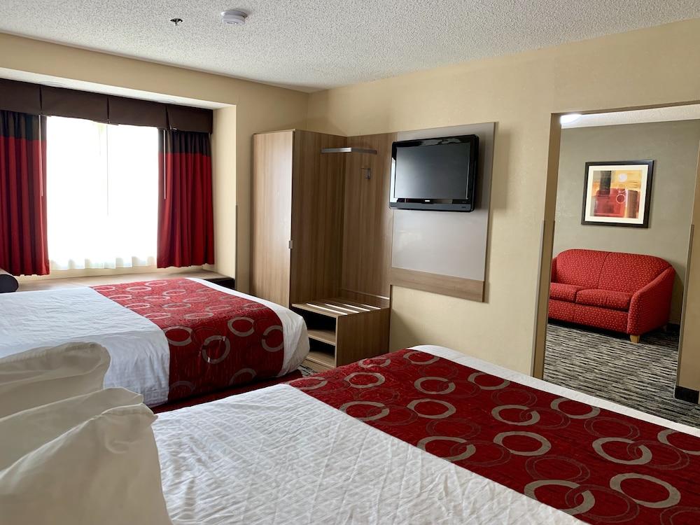 Microtel Inn & Suites by Wyndham Charleston WV photo 7