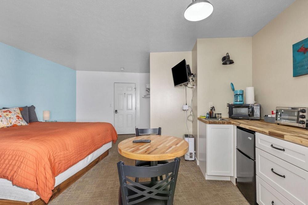 The Lakeview Motel photo 66