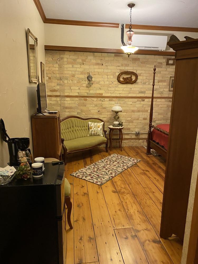 Cambridge Inn on Main photo 7