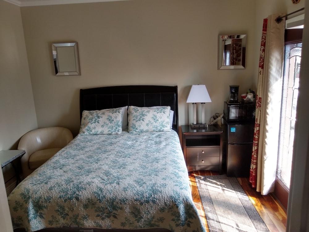 Holiday Motel photo 8