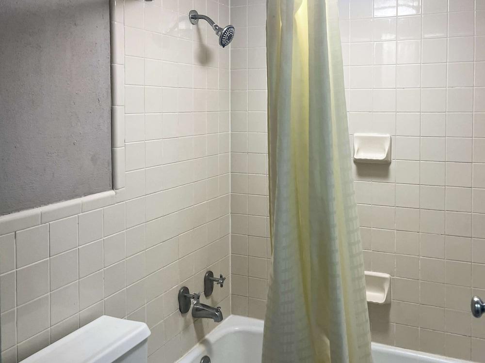 Motel 6 Lugoff, SC photo 11