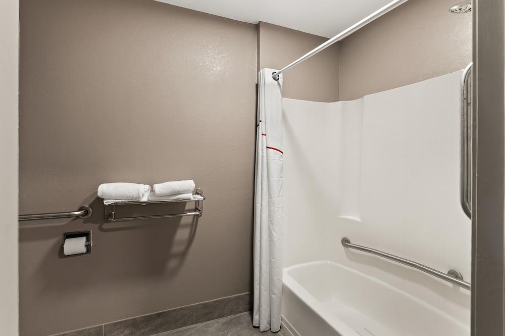 Red Roof Inn Martinsburg photo 21
