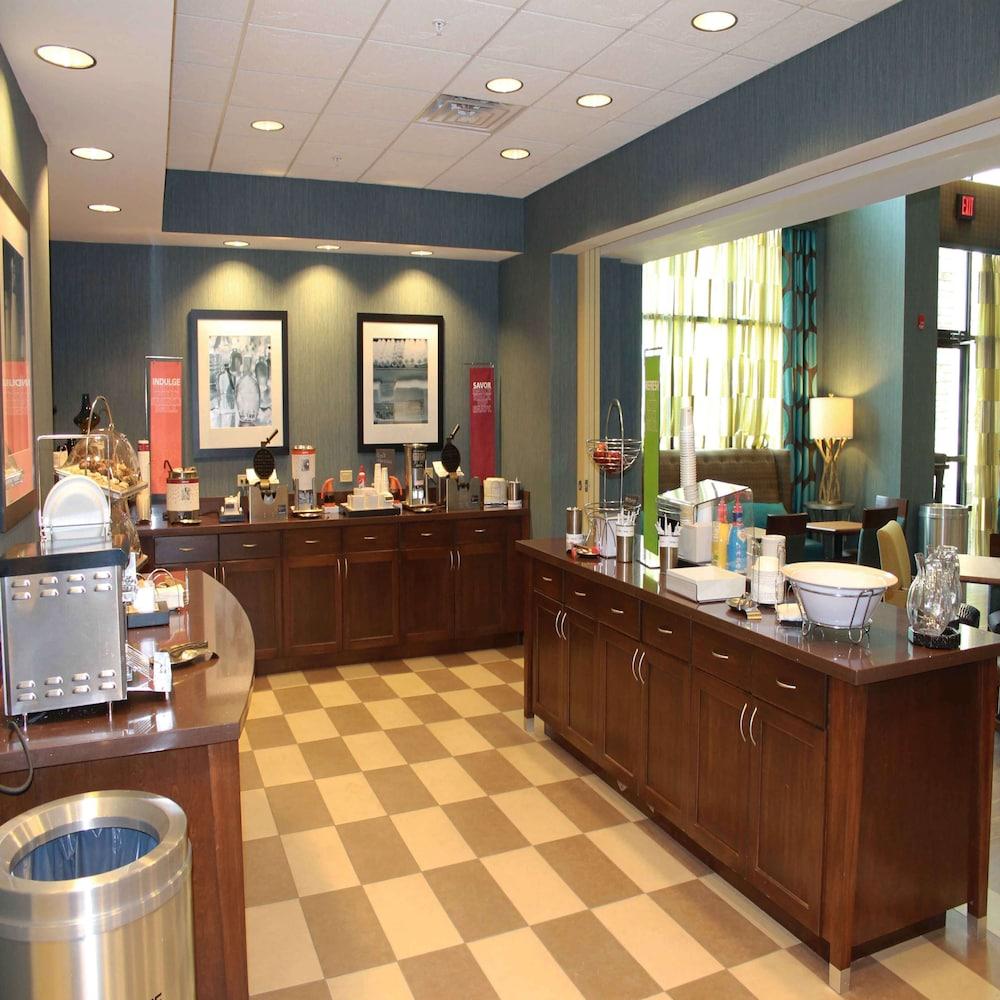 Hampton Inn & Suites Stroudsburg Pocono Mountains photo 27