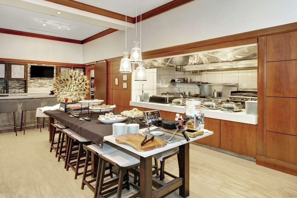 Hilton Garden Inn Chicago North Shore/Evanston photo 30