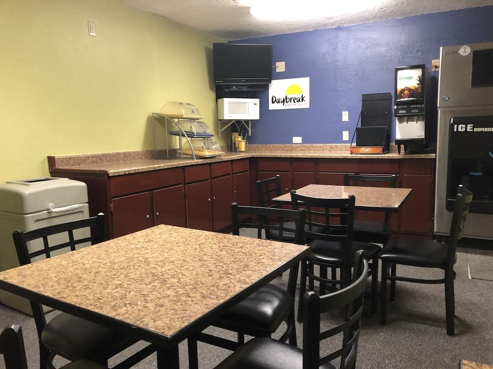 Americas Best Value Inn Hobbs photo 2