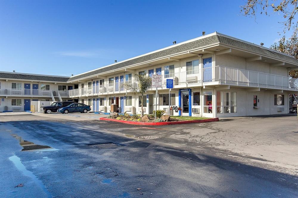 Motel 6 Hayward, CA – Silicon Valley Gateway photo 3