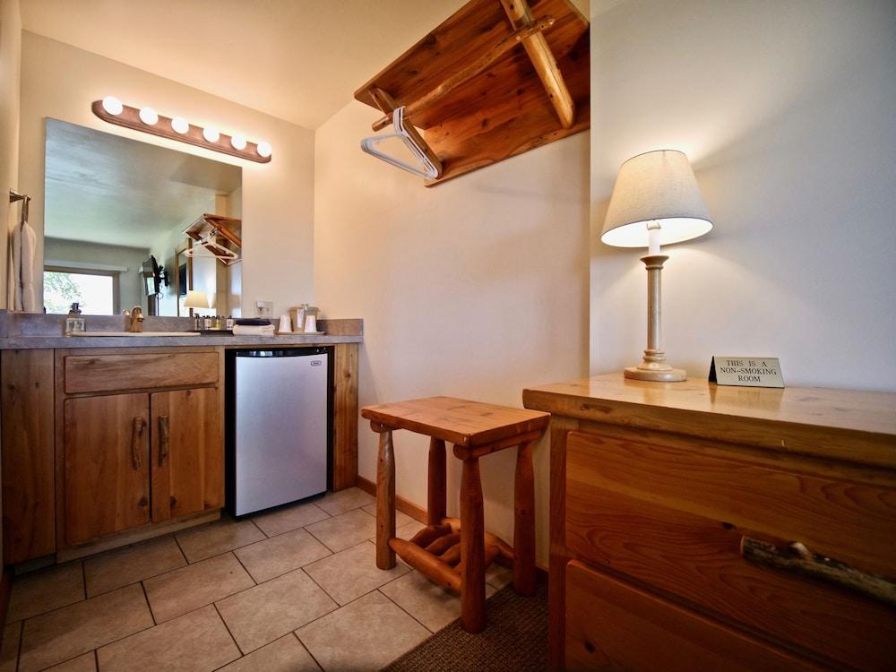 Whaleback Inn photo 51