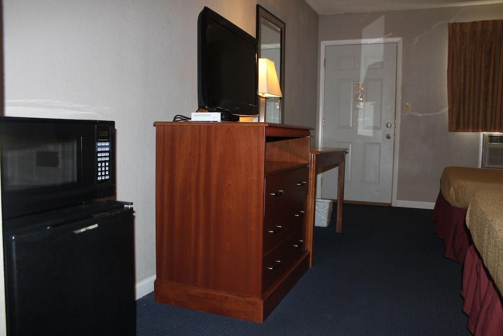 Interstate Motel photo 9
