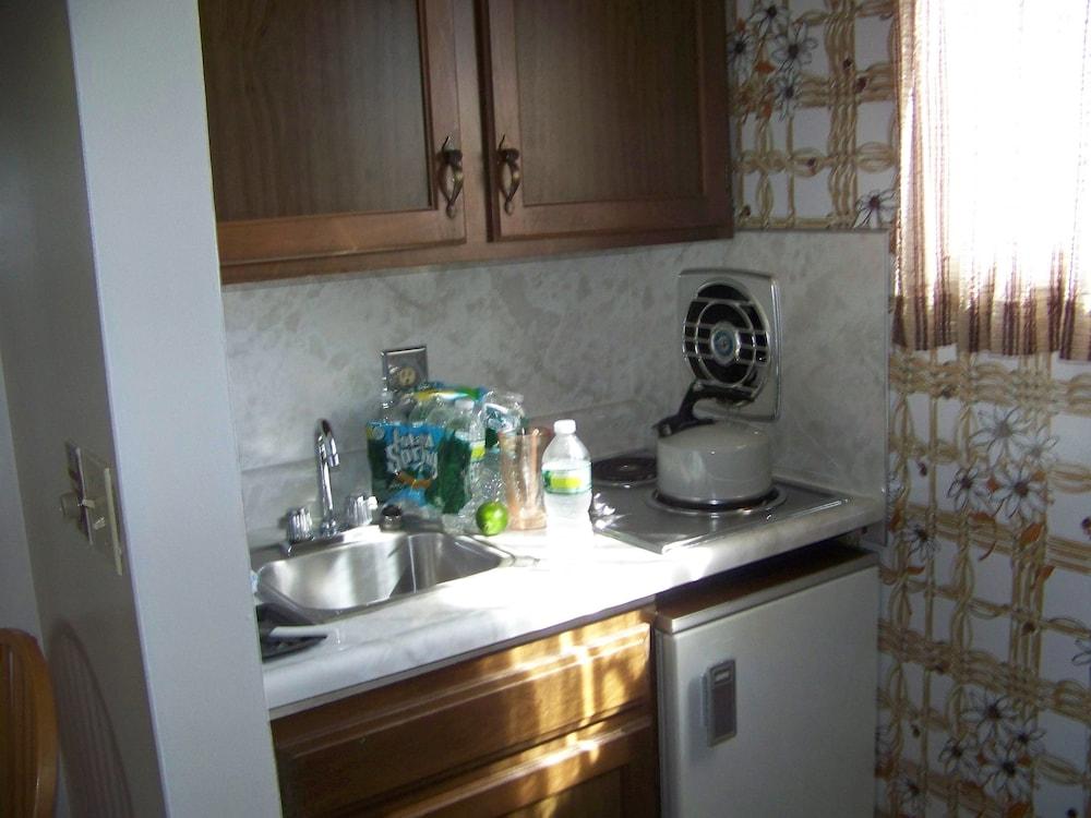 Long Beach Motor Inn photo 10