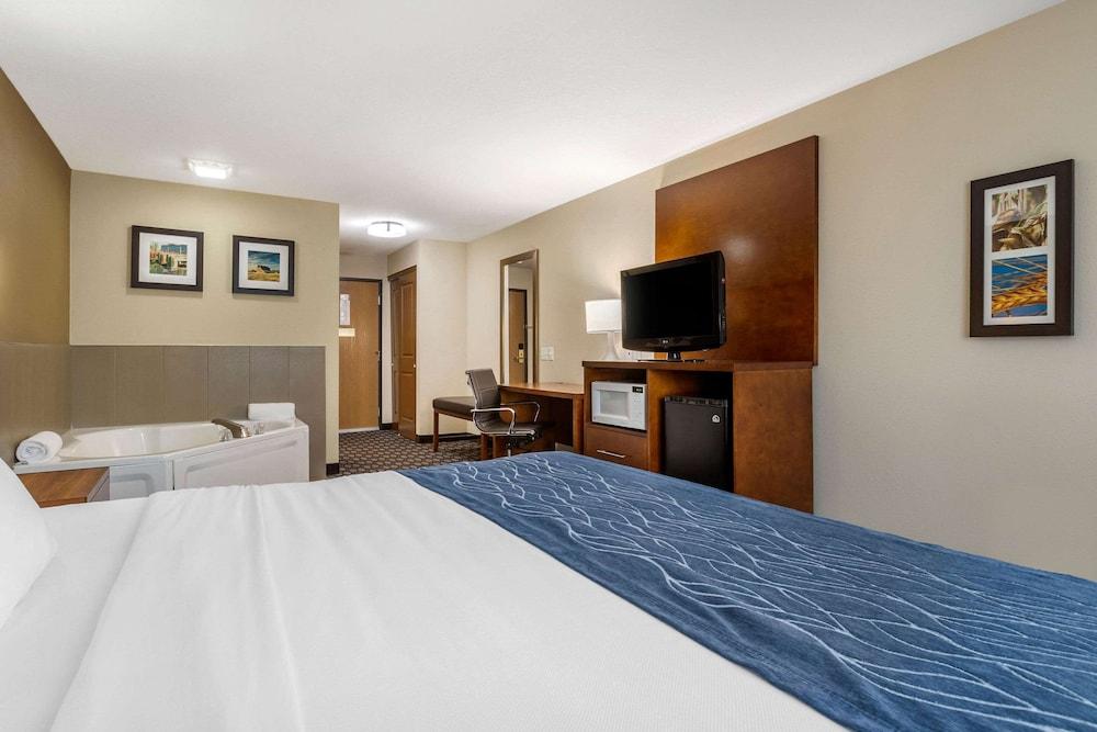Comfort Inn Story City photo 11