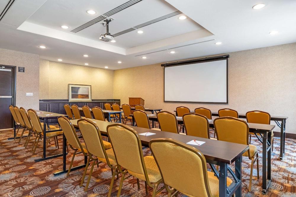 Best Western Plus Lytle Inn & Suites photo 31